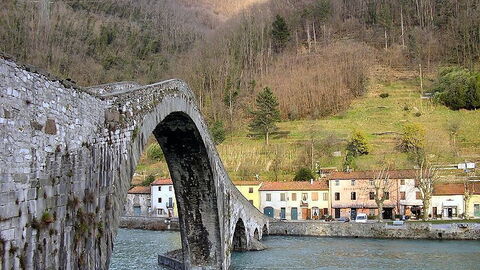 Puente de la Magdalena en Borgo a Mozzano