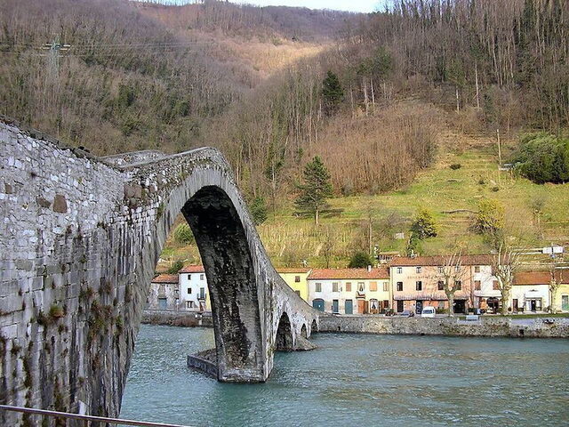 Puente de la Magdalena en Borgo a Mozzano
