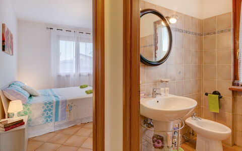 La Casina Del Canneto: Baño, Habitación, Propiedad, Diseño De Interiores, Edificio, Arreglo De Tubería, Suelo, Casa, Grifo, Bienes Raíces