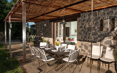 Casale Porano: Propiedad, Edificio, Casa, Habitación, Bienes Raíces, Casa, Diseño De Interiores, Patio, Mueble, Cabaña