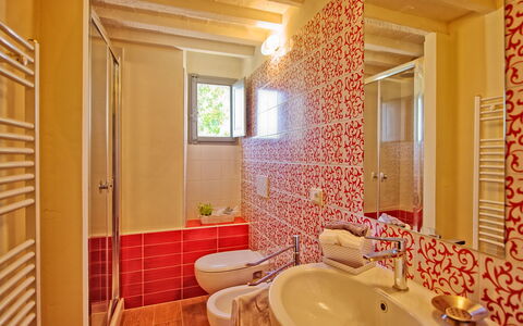 Villa Marietta: Habitación, Baño, Propiedad, Diseño De Interiores, Casa, Bienes Raíces, Edificio, Casa, Cortina, Arquitectura