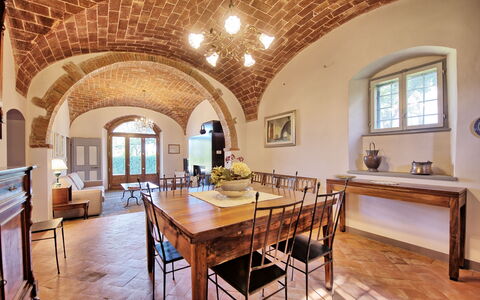 Villa Marietta: Edificio, Propiedad, Habitación, Diseño De Interiores, Techo, Mueble, Arquitectura, Bienes Raíces, Mesa, Casa