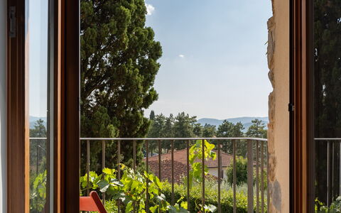 Villa Fracassini: Planta, Cielo, Propiedad, Nube, Botánica, Sombra, Edificio, Madera, Encendiendo