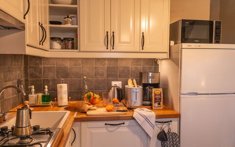 Il Pigionale: Aparato De Cocina, Cocina, Mostrador, Electrodoméstico, Gabinetes, Mueble, Electrodoméstico, Pequeños Electrodomésticos, Diseño De Interiores, Estufa De Cocina