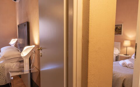 Il Pigionale: Diseño De Interiores, Pared, Mueble, Suelo, Habitación, Cama, Madera, Piso, Sábana, Habitación