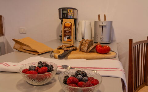 La Miccia: Vajilla, Comida, Ingrediente, Utensilios Para Servir, Fruta, Vajilla, Produce, Taza, Desayuno