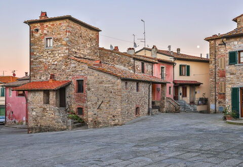 La Miccia: By, Barrio, Propiedad, Edificio, Calle, Cielo, Casa, Pueblo, Asentamientos Humanos, La Carretera