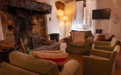 Casa Di Vignolo: Mueble, Diseño De Interiores, Pared, Madera, Habitación, Piso, Sofá, Sala, Encendiendo, Techo