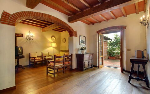 Villa Acacia: Propiedad, Habitación, Edificio, Techo, Suelo, Casa, Diseño De Interiores, Bienes Raíces, Haz, Inmuebles