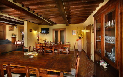 Sughera Villa: Edificio, Habitación, Propiedad, Diseño De Interiores, Techo, Mueble, Comedor, Haz, Mesa, Bienes Raíces