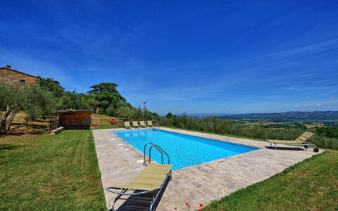 Casa Olivia: Propiedad, Piscina, Bienes Raíces, Inmuebles, Casa, Vacaciones, Casa, Edificio, Cielo, Hierba