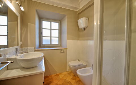Casa Olivia: Baño, Propiedad, Habitación, Diseño De Interiores, Suelo, Edificio, Arreglo De Tubería, Bienes Raíces, Arquitectura, Casa