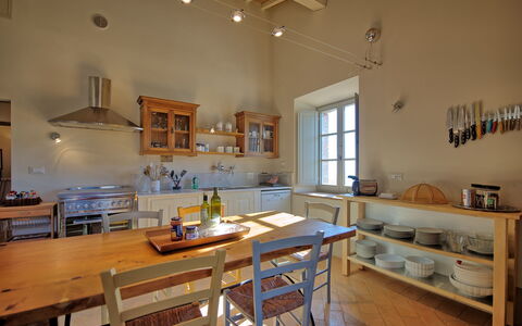 Casa Olivia: Habitación, Propiedad, Mueble, Edificio, Mostrador, Cocina, Diseño De Interiores, Techo, Casa, Suelo