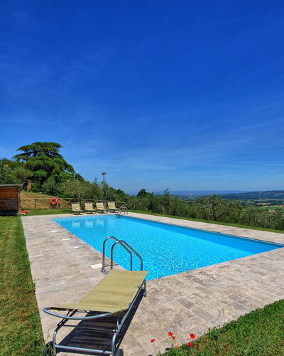 Casa Olivia: Propiedad, Piscina, Bienes Raíces, Inmuebles, Casa, Vacaciones, Casa, Edificio, Cielo, Hierba