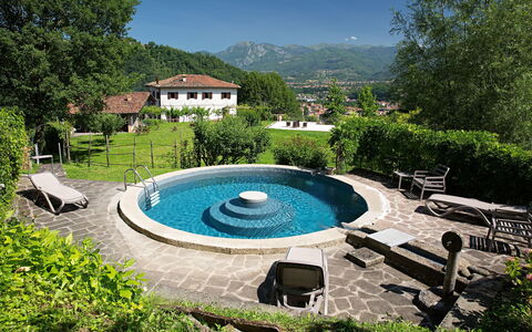 Il Nido In Garfagnana: Piscina, Propiedad, Paisaje Natural, Botánica, Inmuebles, Bienes Raíces, Ocio, Casa, Patio Interior, Árbol