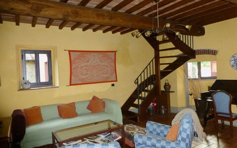 Mulino a Montegonzi Di Rimaggio: Habitación, Propiedad, Mueble, Sala, Edificio, Casa, Diseño De Interiores, Bienes Raíces, Mesa, Haz