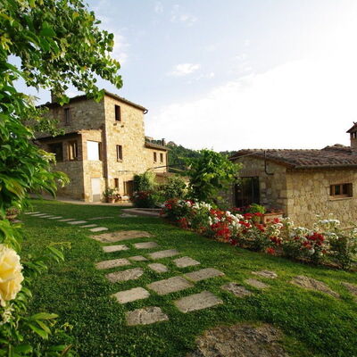 Villa Ardene: Propiedad, Casa, Cabaña, Edificio, Casa, Flor, Área Rural, Planta, Jardín, Bienes Raíces