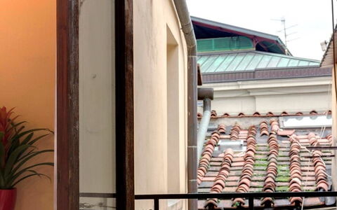 Residenza Monna Lisa: Edificio, Arquitectura, Ventana, Balcón, Fachada