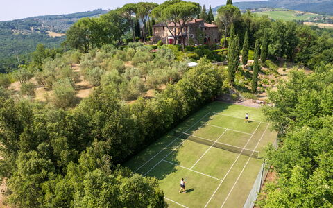 Villa Le Corti: Árbol, Vegetación, Vista Panorámica, Paisaje, El Terreno Del Lote, Fotografía Aérea, Inmuebles, Jardín, Paisajismo, Plantación