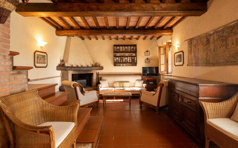 Villa Del Colle: Mueble, Sofá, Marco, Madera, Sala, Edificio, Diseño De Interiores, Suelo, Silla, Mesa