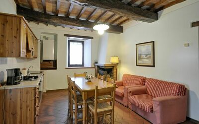 Primula: Habitación, Propiedad, Edificio, Mueble, Techo, Diseño De Interiores, Casa, Sala, Suelo, Cabaña