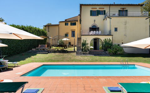 Villa Sieve: Inmuebles, Hacienda, Villa, Piscina, Mansión, Hotel, Paisajismo, Yarda, Patio, Balcón