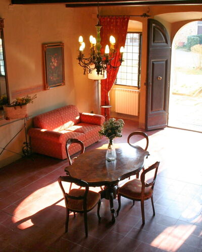 Villa Sieve: Habitación, Propiedad, Edificio, Casa, Diseño De Interiores, Suelo, Sala, Mueble, Bienes Raíces, Mesa