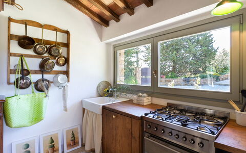 Villa Melinda: Habitación, Propiedad, Mostrador, Edificio, Mueble, Techo, Diseño De Interiores, Casa, Cocina, Casa