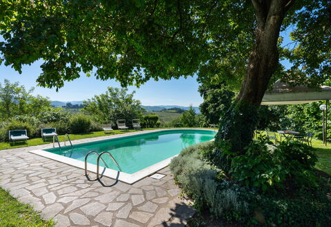 La Forra: Agua, Planta, Piscina, Cielo, Azur, Árbol, Sombra, Mueble Para Exteriores, Casa, Ocio