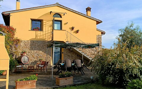 Il Circolo: Casa, Cabaña, Sombra, Maceta, Jardín, Planta De Casa, Inmuebles, Yarda, Silla, Patio Interior