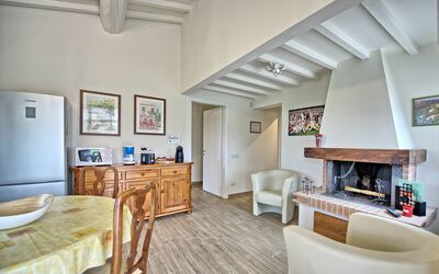 Fornace 1: Habitación, Propiedad, Diseño De Interiores, Mueble, Edificio, Techo, Sala, Suelo, Casa, Suelos De Madera