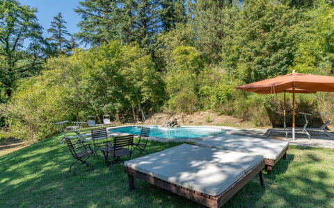 Villa Paola: Propiedad, Bienes Raíces, Reserva Natural, Árbol, Mesa, Hierba, Casa, Casa, Mueble, Ocio