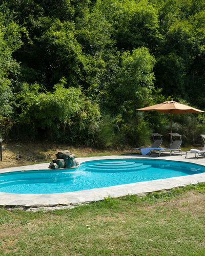 Villa Paola: Piscina, Mueble Para Exteriores, Ocio, Recurso, Patio Interior, Jardín, Sombra, Paisajismo, Fuente De Agua, Eco Hotel