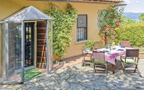 La Casetta: Propiedad, Edificio, Casa, Casa, Bienes Raíces, Patio Interior, Yarda, Cabaña, Habitación, Patio