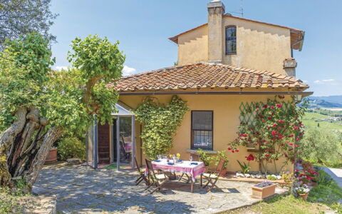 La Casetta: Propiedad, Edificio, Casa, Cabaña, Bienes Raíces, Casa De Campo, Casa, Área Rural, Árbol, Inmuebles