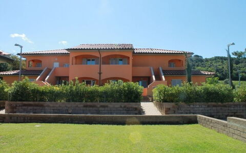 Scarlino Summer Village: Propiedad, Bienes Raíces, Edificio, Casa, Casa, Inmuebles, Villa, Hacienda, Barrio Residencial, Fachada