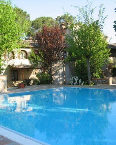 Borgo Santinovo: Piscina, Propiedad, Ocio, Ciudad De Vacaciones, Bienes Raíces, Edificio, Centro De Ocio, Patio Interior, Inmuebles, Recurso