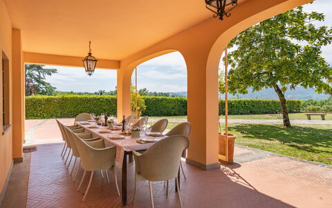 Villa Santa Maria: Propiedad, Edificio, Bienes Raíces, Habitación, Casa, Inmuebles, Arquitectura, Diseño De Interiores, Casa, Mesa