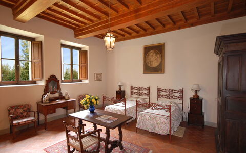 Villa Del Conte: Edificio, Habitación, Propiedad, Techo, Mueble, Diseño De Interiores, Casa, Mesa, Suelo, Bienes Raíces