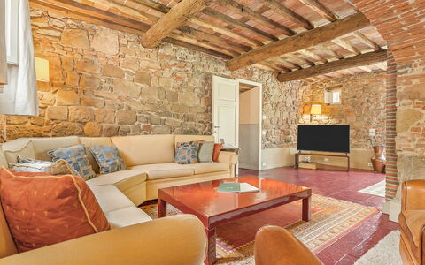 Il Vignale: Mueble, Pared, Diseño De Interiores, Piso, Techo, Suelo, Habitación, Sofá, Sala, Silla