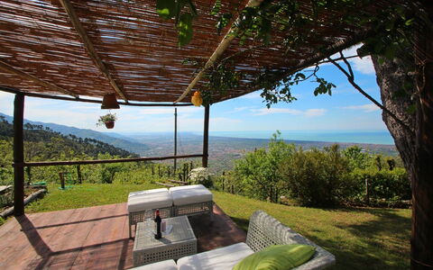 Villa Miramare: Propiedad, Casa, Habitación, Bienes Raíces, Edificio, Árbol, Recurso, Cabaña, Diseño De Interiores, Villa