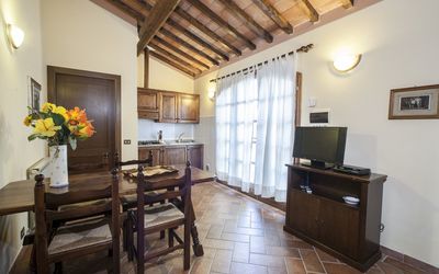 Trilocale 1 Bagno: Propiedad, Habitación, Edificio, Mueble, Diseño De Interiores, Casa, Bienes Raíces, Techo, Suelo, Desván