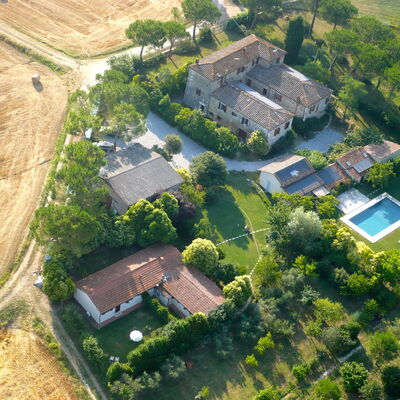 Agriturismo Il Molinello: Fotografía Aérea, Vista Panorámica, Barrio Residencial, Diseño Urbano, Propiedad, Suburbio, Paisaje, El Terreno Del Lote, Inmuebles, Fotografía