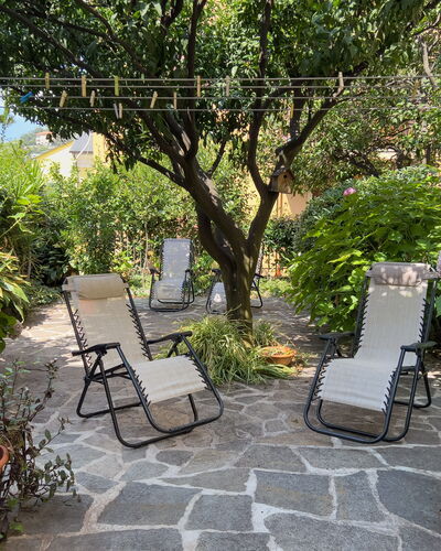 Casa Mary - Levanto: Mueble, Mueble Para Exteriores, Jardín, Arbusto, Silla, Cobertura Del Suelo, Sombra, Patio Interior, Losa