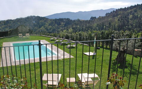 Montefiore: Cerca, Complejo Deportivo, Hierba, El Terreno Del Lote, Hill Station, Hierro, Cielo, Paisaje, Césped, Metal