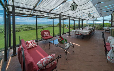 Villa Dei Michelangioli a Brolio: Propiedad, Pabellón, Bienes Raíces, Sombra, Edificio, Habitación, Porche, Diseño De Interiores, Patio, Estructura Al Aire Libre