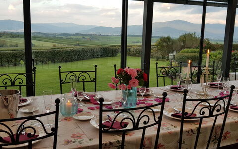 Villa Dei Michelangioli a Brolio: Propiedad, Restaurante, Hierro, Habitación, Mesa, Bienes Raíces, Casa, Edificio, Vacaciones, Mueble