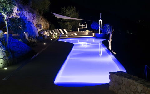 Casa Farfalla: Azul, Piscina, Noche, Recurso, La Iluminación Del Paisaje, Fuente De Agua, Eco Hotel, Hotel, Ciudad De Vacaciones, Paisajismo