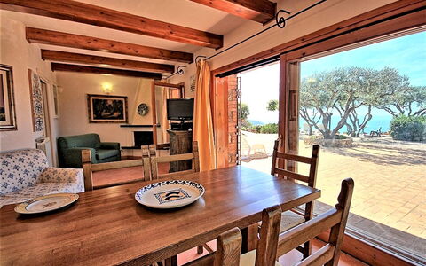 Raggio Di Sole Sull'argentario: Propiedad, Habitación, Edificio, Mueble, Diseño De Interiores, Casa, Casa, Mesa, Bienes Raíces, Sala