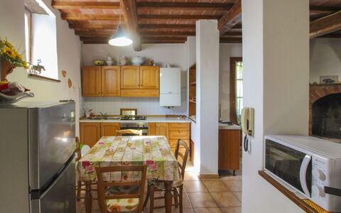 La Casa del Nonno: Mueble, Diseño De Interiores, Piso, Madera, Techo, Suelo, Habitación, Cocina, Casa, Encendiendo